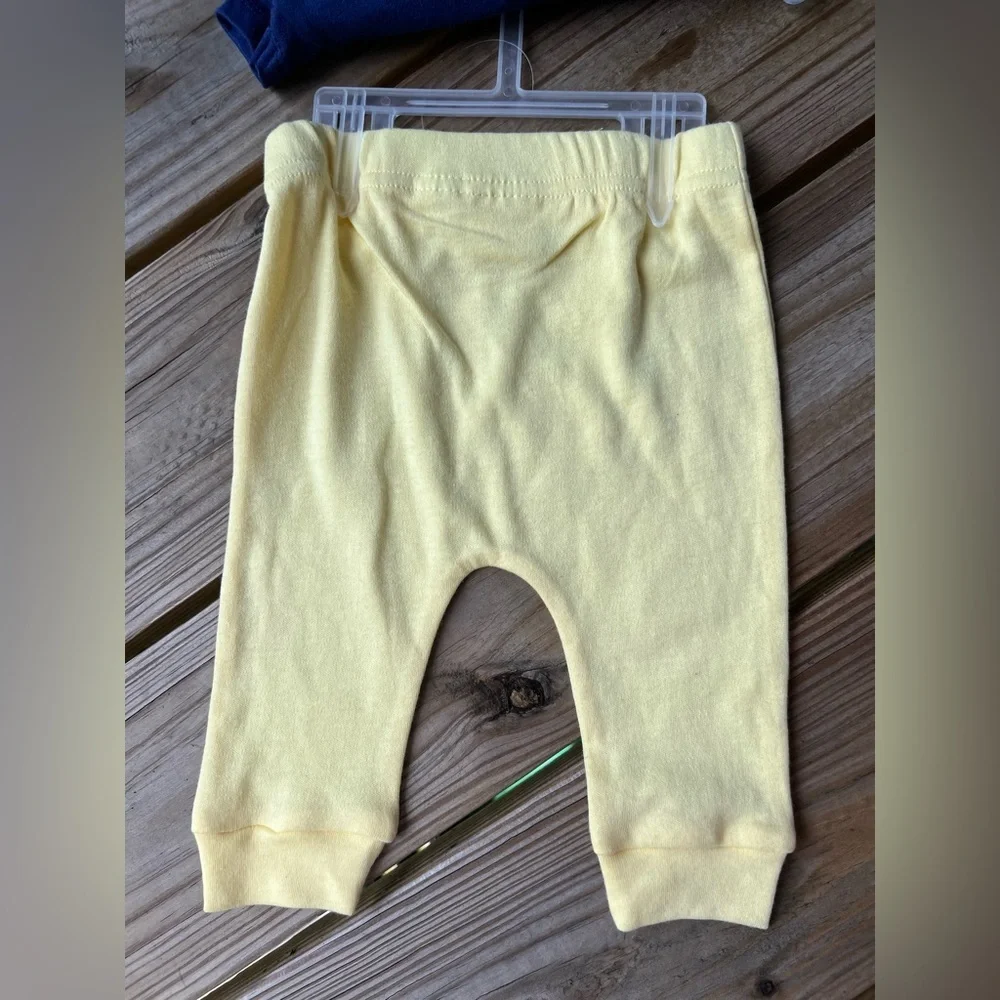 Name your price 🤍 Infant 3-6M onesie/pants set